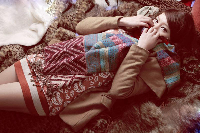 Style mùa đông được phối màu hài hòa, độc đáo. Tạo cảm giác trang nhã nhưng cũng thật ấn tượng.