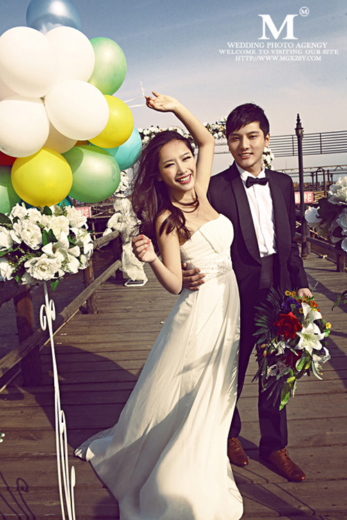 Thướt tha, nhẹ nhàng với váy trắng tinh khôi. Dáng váy thanh thoát, nhẹ nhàng này đang là mốt thịnh hành được nhiều bạn nữ ưa thích. Thướt tha, nhẹ nhàng với váy trắng tinh khôi. Dáng váy thanh thoát, nhẹ nhàng này đang là mốt thịnh hành được nhiều bạn nữ ưa thích.