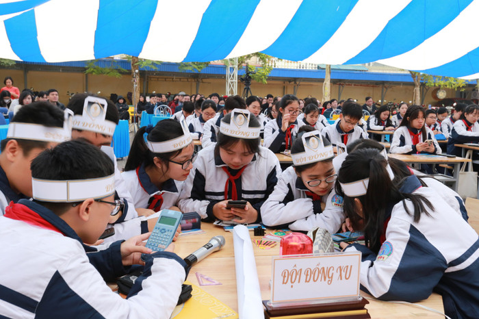 Học sinh thảo luận tại chuyên đề (Ảnh: Lã Tiến) Học sinh thảo luận tại chuyên đề (Ảnh: Lã Tiến)