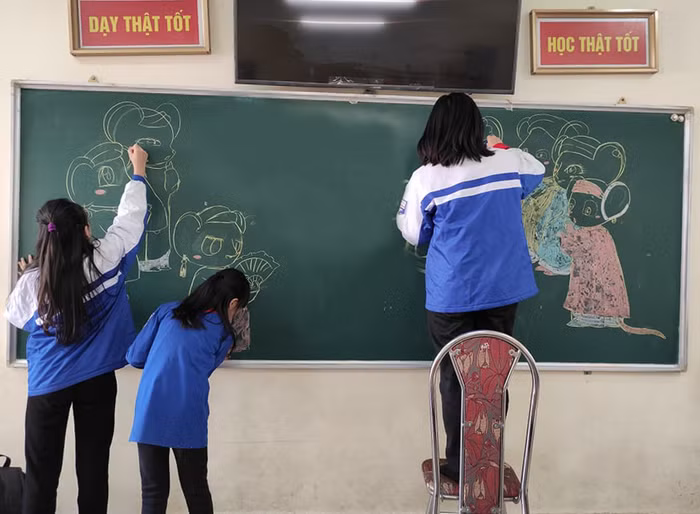 Các em học sinh thể hiện sự hiểu biết của mình về dịch bệnh viêm đường hô hấp cấp do chủng vi rút Corona gây ra (Ảnh: Nhân vật cung cấp)