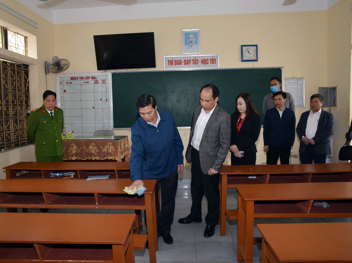 Lãnh đạo thành phố Hải Phòng chỉ đạo tập trung mọi biện pháp phòng, chống dịch bệnh do vi rút Corona gây ra (Ảnh: LT) Lãnh đạo thành phố Hải Phòng chỉ đạo tập trung mọi biện pháp phòng, chống dịch bệnh do vi rút Corona gây ra (Ảnh: LT)