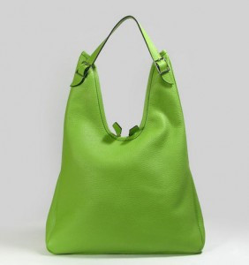 Túi với nhiều hình dáng và kích thước với hai dây đeo. Túi với nhiều hình dáng và kích thước với hai dây đeo.