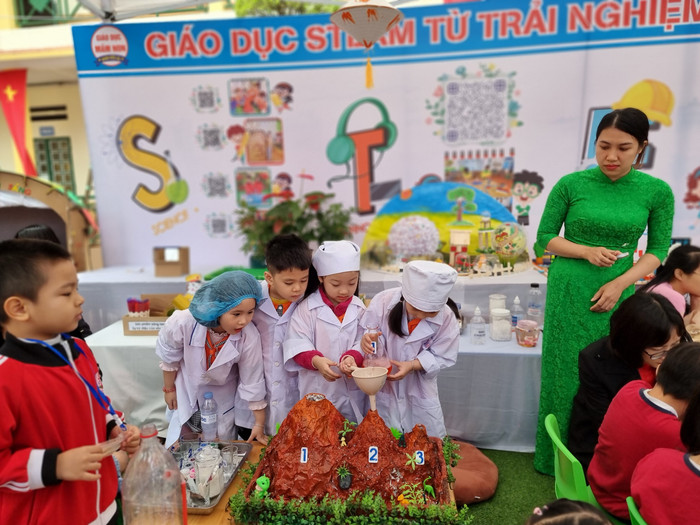 Học sinh mầm non thích thú với các hoạt động tại hội thảo (Ảnh: LT) Học sinh mầm non thích thú với các hoạt động tại hội thảo (Ảnh: LT)