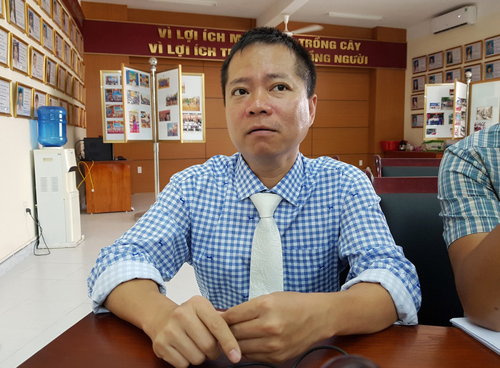 Thầy giáo Bùi Tuấn Ngọc được biết đến là người thầy "mát tay" luyện học sinh giỏi của Trường Trung học phổ thông chuyên Trần Phú. (Ảnh: Lã Tiến) Thầy giáo Bùi Tuấn Ngọc được biết đến là người thầy "mát tay" luyện học sinh giỏi của Trường Trung học phổ thông chuyên Trần Phú. (Ảnh: Lã Tiến)