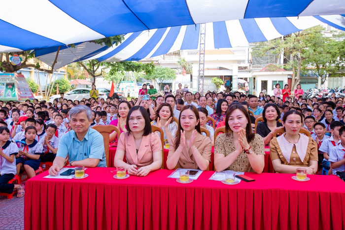 Các đại biểu tham dự chuyên đề (Ảnh: MK) GDVN_doc-sach-th-nguyen-du-4.jpg