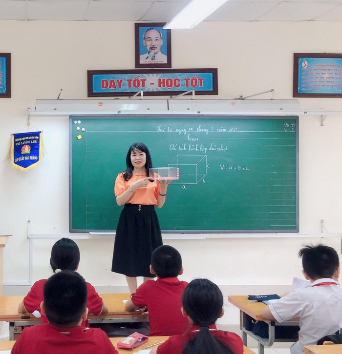 Mỗi thế hệ học sinh dưới bàn tay dìu dắt của cô giáo Nguyễn Hải Tú đều có hành trang vững chắc trước khi bước sang một cấp học mới (Ảnh: nhân vật cung cấp). Mỗi thế hệ học sinh dưới bàn tay dìu dắt của cô giáo Nguyễn Hải Tú đều có hành trang vững chắc trước khi bước sang một cấp học mới (Ảnh: nhân vật cung cấp).