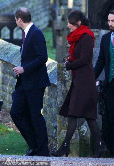 Mặc dù mới chỉ có bầu được hơn 3 tháng nhưng hành động nhỏ này của Kate cũng khiến dư luận và truyền thông tỏ ra ái ngại.