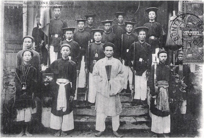 Một vị quan đầu tỉnh, đứng đầu các tỉnh là có quan Tổng Ðốc Một vị quan đầu tỉnh, đứng đầu các tỉnh là có quan Tổng Ðốc