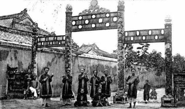 Ban lễ nhạc của triều đình. Ban lễ nhạc của triều đình.
