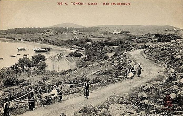 Những người phụ nữ ở Đồ Sơn, Hải Phòng với việc đi phu chở thuê cho các bà đầm, me tây vợ người Pháp. Những người phụ nữ ở Đồ Sơn, Hải Phòng với việc đi phu chở thuê cho các bà đầm, me tây vợ người Pháp.