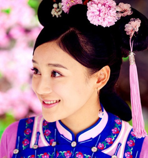 Với bộ phim nổi đình đám đời nhà Thanh là “Cung tỏa châu liêm” phát sóng trên kênh truyền hình vệ tinh Hồ Nam năm 2012 và nhận được tỉ lệ người xem cao nhất cũng như được cư dân mạng xếp vị trí phim ăn khách đứng số 1, Viên San San đảm nhận vai chính trong phim. Tuy gặp nhiều scandal về phẫu thuật thẩm mỹ, bê bối tình dục… thế nhưng sự nghiệp của cô thực sự đã khởi sắc với phim này. Với bộ phim nổi đình đám đời nhà Thanh là “Cung tỏa châu liêm” phát sóng trên kênh truyền hình vệ tinh Hồ Nam năm 2012 và nhận được tỉ lệ người xem cao nhất cũng như được cư dân mạng xếp vị trí phim ăn khách đứng số 1, Viên San San đảm nhận vai chính trong phim. Tuy gặp nhiều scandal về phẫu thuật thẩm mỹ, bê bối tình dục… thế nhưng sự nghiệp của cô thực sự đã khởi sắc với phim này.