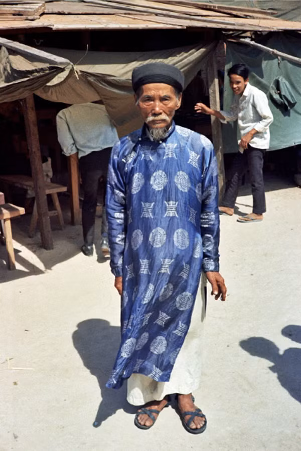 Bố của chú rể. Bố của chú rể.