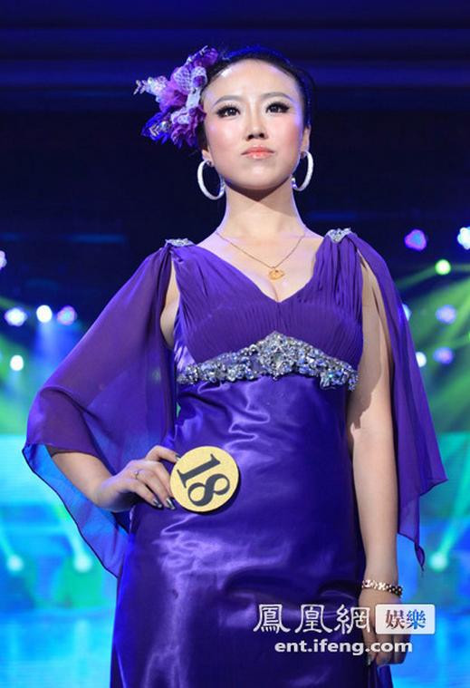 Tân hoa hậu bị chê là già quá mức cho ngôi vị hoa hậu.