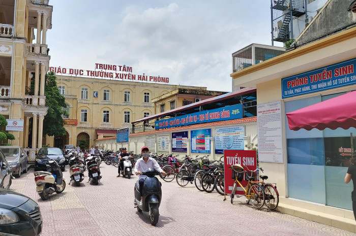 Trung tâm Giáo dục thường xuyên Hải Phòng có dối trá trong việc bắt tay với Đại học Đông Đô mở lớp đào tạo văn bằng 2 trái phép (Ảnh: Lã Tiến) Trung tâm Giáo dục thường xuyên Hải Phòng có dối trá trong việc bắt tay với Đại học Đông Đô mở lớp đào tạo văn bằng 2 trái phép (Ảnh: Lã Tiến)