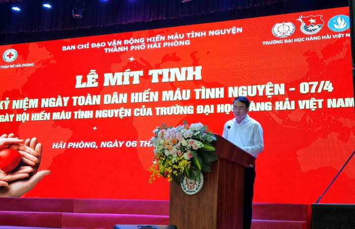 Ông Lê Khắc Nam – Phó Chủ tịch Ủy ban nhân dân thành phố Hải Phòng phát biểu tại ngày hội hiến máu tình nguyện (Ảnh: CTV)