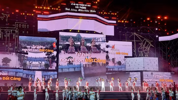 Các tiết mục nghệ thuật tại lễ hội (Ảnh: Phong Pink)