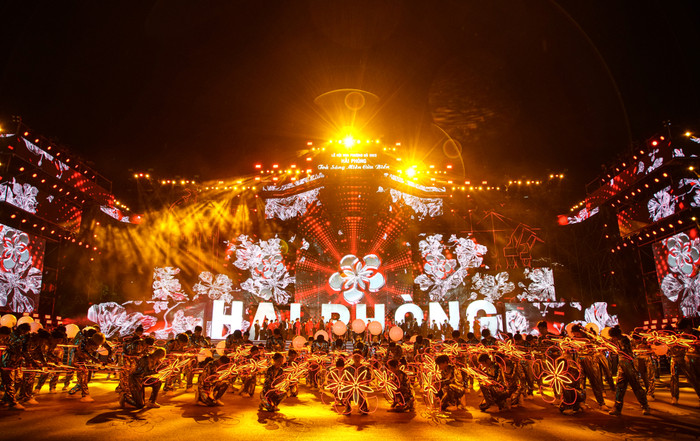 Các tiết mục nghệ thuật tại lễ hội (Ảnh: Phong Pink)