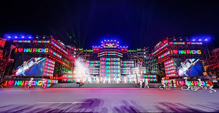 Các tiết mục nghệ thuật tại lễ hội (Ảnh: Phong Pink)