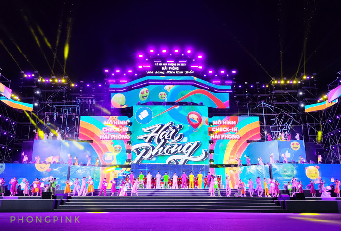 Các tiết mục nghệ thuật tại lễ hội (Ảnh: Phong Pink)