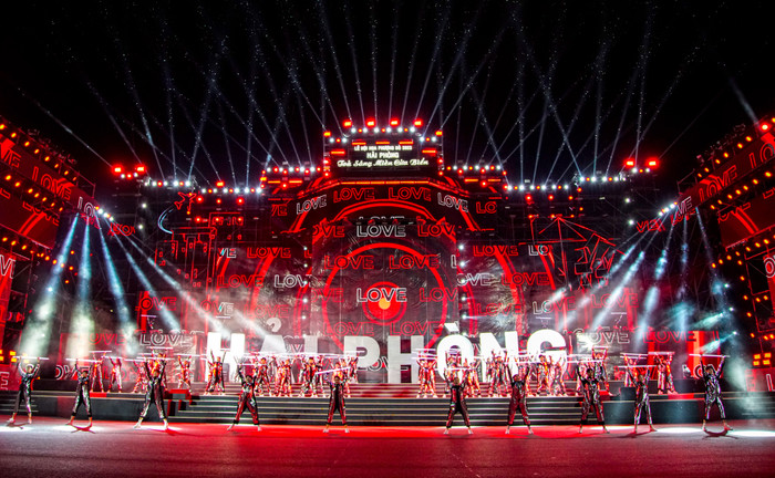 Các tiết mục nghệ thuật tại lễ hội (Ảnh: Phong Pink)