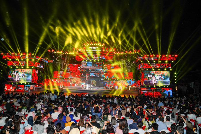 Lễ hội rực rỡ sắc màu (Ảnh: ĐT)