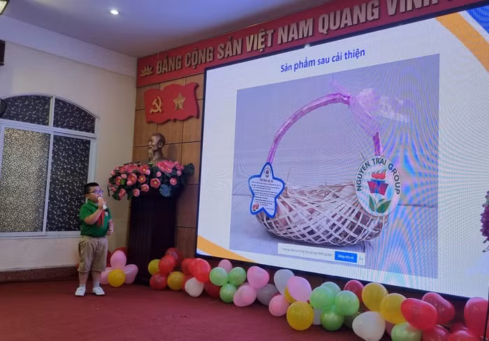 "Tập đoàn Nguyễn Trãi mang đến sản phẩm với thông điệp "Bảo vệ môi trường" (Ảnh: Phương Linh)