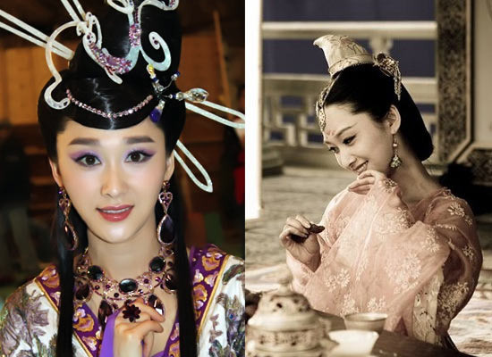 Tạo hình mới của người đẹp Bạch Vũ trong “Thiên địa nhân duyên thất tiên nữ” như được trang bị thêm những dây thu lôi trên đầu (trái). Hình bên phải là một tạo hình hoàn toàn khiến người khác ngây ngất của Bạch Vũ trong “Đại Minh cung”. Tạo hình mới của người đẹp Bạch Vũ trong “Thiên địa nhân duyên thất tiên nữ” như được trang bị thêm những dây thu lôi trên đầu (trái). Hình bên phải là một tạo hình hoàn toàn khiến người khác ngây ngất của Bạch Vũ trong “Đại Minh cung”.