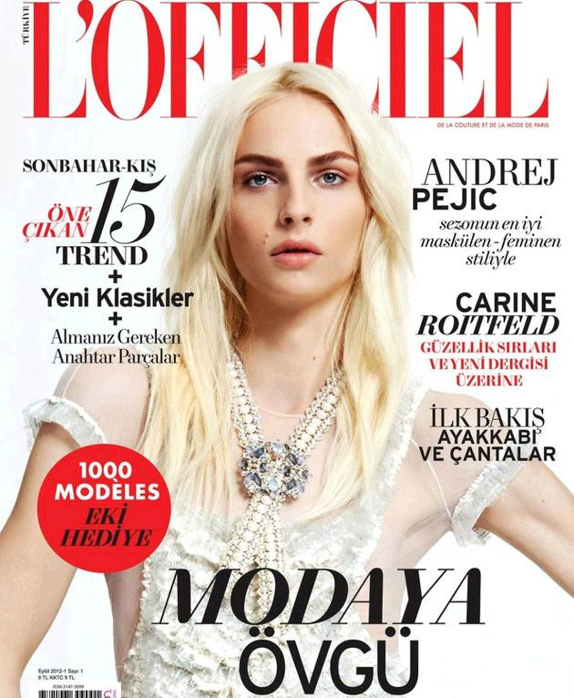 Andrej Pejic được mệnh danh là "Siêu mẫu nam xinh đẹp nhất thế giới" đến từ đất nước Australia, điều độc đáo là anh chàng người mẫu 20 tuổi này là người mẫu nam duy nhất trên thế giới có thể vừa trình diễn được các trang phục thời trang nam và nữ.