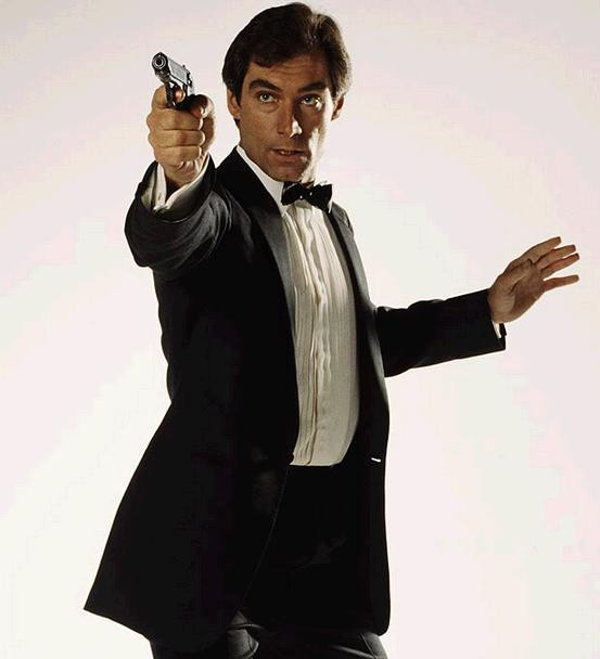 Timothy Dalton vị trí thứ 2 với phim The Living Daylights - 1987 và License to Kill - 1989.