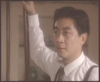 Lục Tiểu Linh Đồng trong phim “Dưới mái hiên Đại Thượng Hải”.