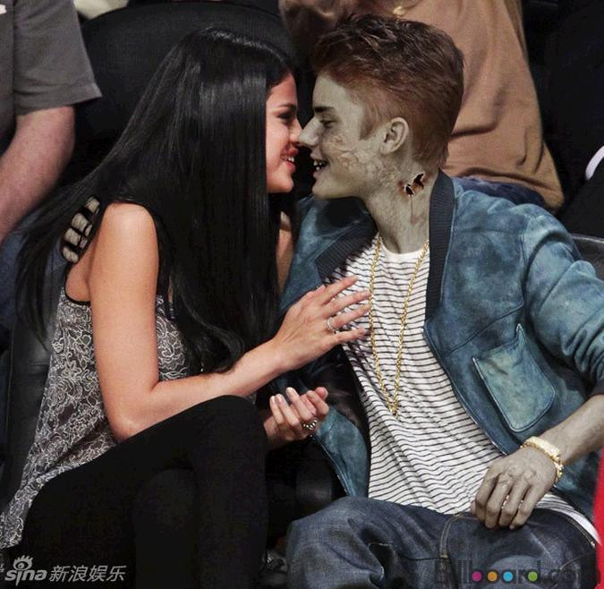Cặp đôi ca Justin Bieber và Selena Gomez. Cặp đôi ca Justin Bieber và Selena Gomez.