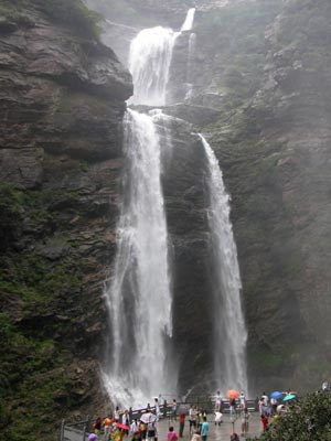 Còn ngoại cảnh của Hoa Quả Sơn là sự kết hợp của những địa danh nổi tiếng như Vườn thực vật Lô Sơn ở Giang Tây. > Phút sửng sốt của 'bà phù thủy' tạo ra Ngộ Không, Bát Giới, Đường Tăng