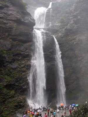 Còn ngoại cảnh của Hoa Quả Sơn là sự kết hợp của những địa danh nổi tiếng như Vườn thực vật Lô Sơn ở Giang Tây. > Phút sửng sốt của 'bà phù thủy' tạo ra Ngộ Không, Bát Giới, Đường Tăng Còn ngoại cảnh của Hoa Quả Sơn là sự kết hợp của những địa danh nổi tiếng như Vườn thực vật Lô Sơn ở Giang Tây. > Phút sửng sốt của 'bà phù thủy' tạo ra Ngộ Không, Bát Giới, Đường Tăng