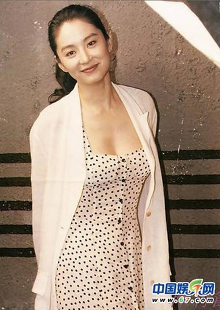 Chưa một lần trong quãng thời gian tham gia làng giải trí, Lâm Thanh Hà bị chụp mũ chỉnh sửa nhan sắc, phẫu thuật thẩm mỹ. Xem thêm: Thư Kỳ hóa "Nàng tiên cá" hớp hồn các đấng mày râu.