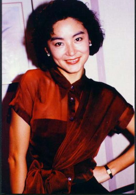 Hôm nay và mãi về sau, có lẽ người hâm mộ sẽ còn nhớ và nhắc đến cô như một trong những mỹ nhân đẹp nhất, kiều diễm nhất xứ Trung. Thậm chí, là một "tượng đài" trong danh sách mỹ nhân thế giới. Xem thêm: Thư Kỳ hóa "Nàng tiên cá" hớp hồn các đấng mày râu.