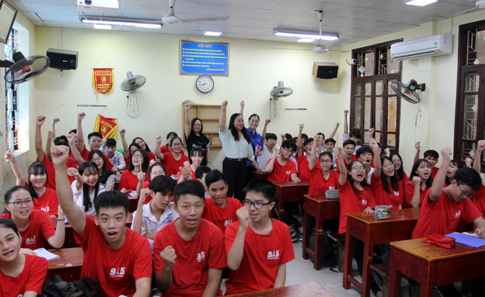 Các em học sinh Trường Trung học cơ sở Ngô Quyền thể hiện quyết tâm cao trước kỳ thi vào lớp 10 năm nay (Ảnh: Lã Tiến) Các em học sinh Trường Trung học cơ sở Ngô Quyền thể hiện quyết tâm cao trước kỳ thi vào lớp 10 năm nay (Ảnh: Lã Tiến)