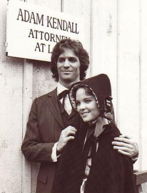 Mary và chồng Adam Kendall (Linwood Boomer đóng) hết mực yêu thương vợ mặc dù cô đã không còn nhìn thấy gì Mary và chồng Adam Kendall (Linwood Boomer đóng) hết mực yêu thương vợ mặc dù cô đã không còn nhìn thấy gì