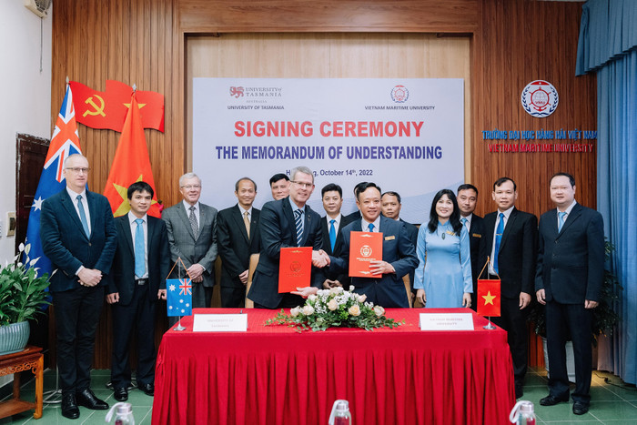 Lễ ký kết hợp tác với Đại học Tasmania, Úc (Ảnh: TK) Lễ ký kết hợp tác với Đại học Tasmania, Úc (Ảnh: TK)