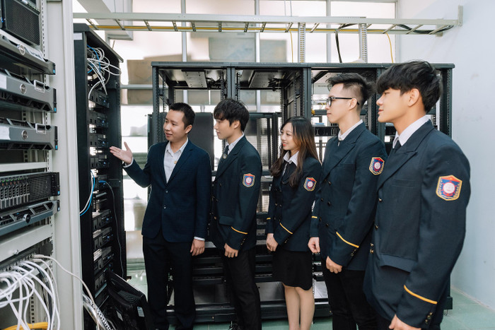 Khoa học công nghệ đóng vai trò then chốt, góp phần khẳng định uy tín, vị thế của nhà trường (Ảnh: TK) Khoa học công nghệ đóng vai trò then chốt, góp phần khẳng định uy tín, vị thế của nhà trường (Ảnh: TK)