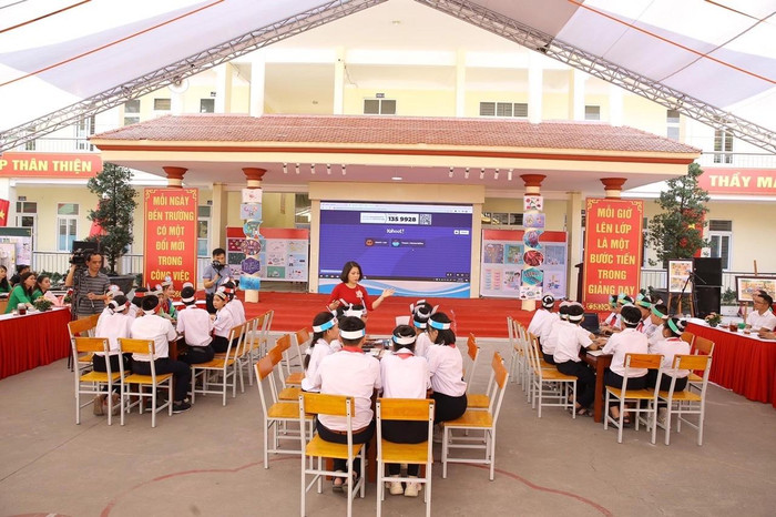 Tiết dạy của cô và trò Trường Trung học cơ sở Trần Phú (Ảnh: LT) Tiết dạy của cô và trò Trường Trung học cơ sở Trần Phú (Ảnh: LT)