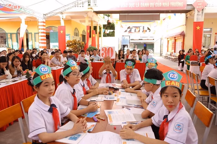 Mục tiêu của tiết học giúp học sinh nêu được ảnh hưởng của tốc độ trong an toàn giao thông thông qua việc học sinh sưu tầm tranh, ảnh, học liệu điện tử (Ảnh: LT)