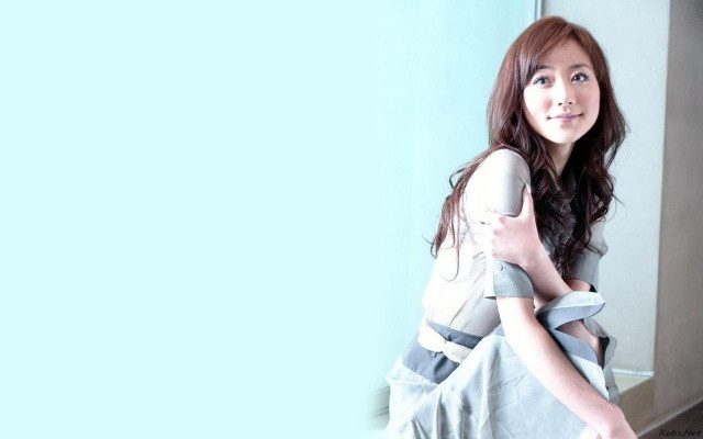 Nữ diễn viên Hàn Tuyết cũng đang đối mặt với thông tin “ăn cơm trước kẻng” khi cô bị bắt gặp mang bụng bầu mặc dù vẫn chưa có phản ứng chính thức từ phía nữ diễn viên 29 tuổi. Nữ diễn viên Hàn Tuyết cũng đang đối mặt với thông tin “ăn cơm trước kẻng” khi cô bị bắt gặp mang bụng bầu mặc dù vẫn chưa có phản ứng chính thức từ phía nữ diễn viên 29 tuổi.