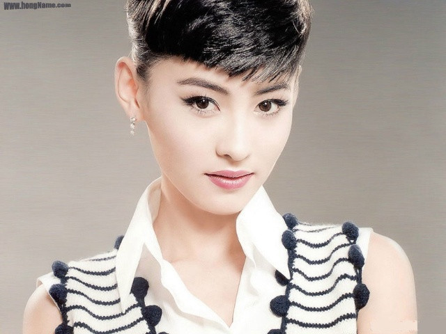 Trương Bá Chi và Tạ Đình Phong trước khi làm lễ cưới cũng đã có bầu cậu cả Lucas, thông tin này khi đó từng làm tốn không ít giấy mực của báo chí Hồng Kông cũng như Đại lục và cả Đài Loan. Trương Bá Chi và Tạ Đình Phong trước khi làm lễ cưới cũng đã có bầu cậu cả Lucas, thông tin này khi đó từng làm tốn không ít giấy mực của báo chí Hồng Kông cũng như Đại lục và cả Đài Loan.