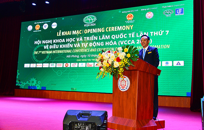 Phó giáo sư, Tiến sĩ Phạm Xuân Dương - Hiệu trưởng Trường Đại học Hàng hải Việt Nam phát biểu chào mừng (Ảnh: TK) hoi-thao-thay-duong.jpeg