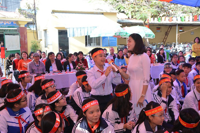 Thông qua hình thức sân khấu hóa, học sinh nhận thức được tầm quan trọng của an toàn thực phẩm (Ảnh: CTV) Thông qua hình thức sân khấu hóa, học sinh nhận thức được tầm quan trọng của an toàn thực phẩm (Ảnh: CTV)