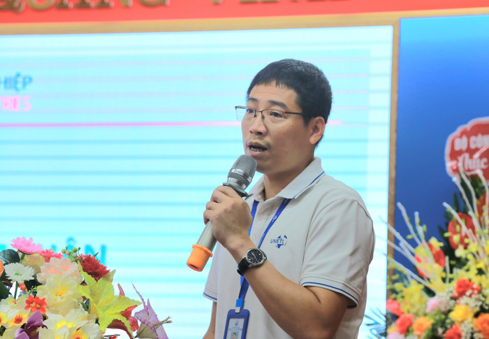 Phó giáo sư, Tiến sĩ Nguyễn Hữu Quang, Phó Hiệu trưởng Trường Đại học Kinh tế - Kỹ thuật Công nghiệp chia sẻ tại toạ đàm. Ảnh: Lã Tiến _gdvn thầy Quang.jpg