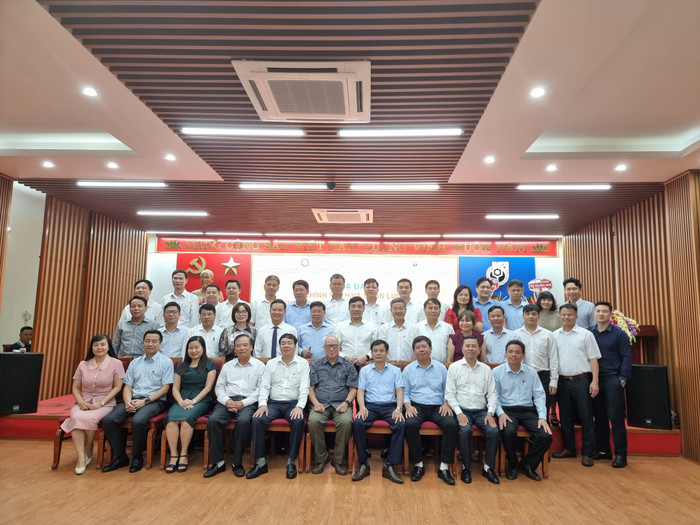 Các đại biểu chụp hình lưu niệm. Ảnh: Lã Tiến _gdvn ảnh tập thể.jpg