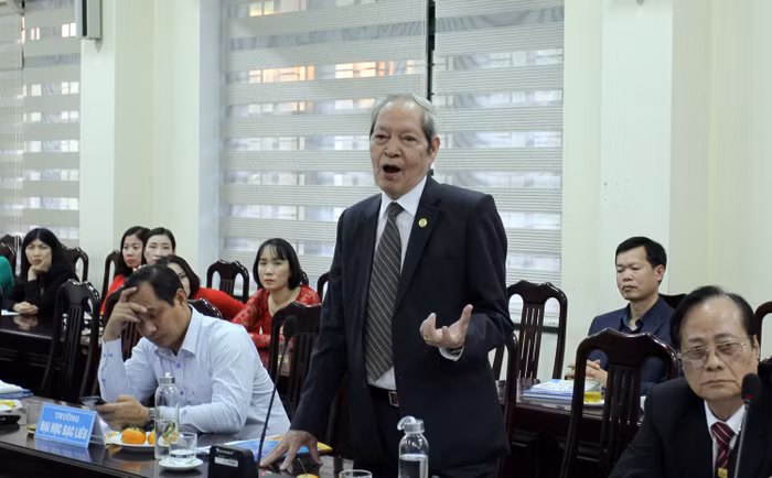 Lãnh đạo Trường Đại học Bạc Liêu phát biểu tại hội thảo (Ảnh: Lã Tiến)