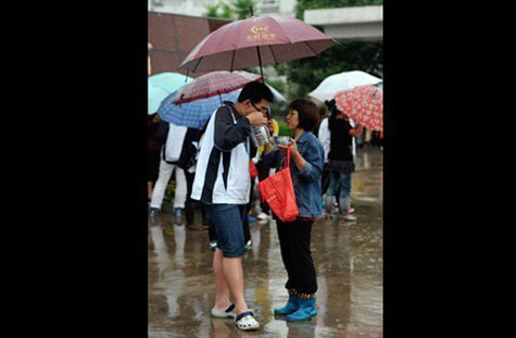 Một bà mẹ và con trai Một bà mẹ và con trai