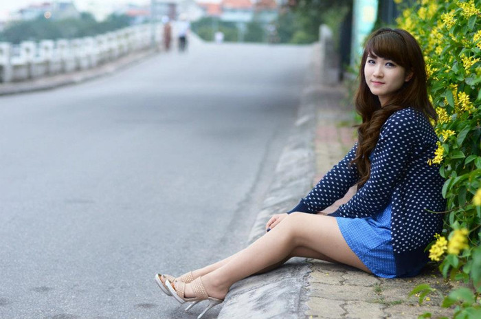 Sắc xanh tươi tắn, sắc vàng rực rỡ hòa vào nhau tạo nên shoot hình rộn ràng sắc xuân.